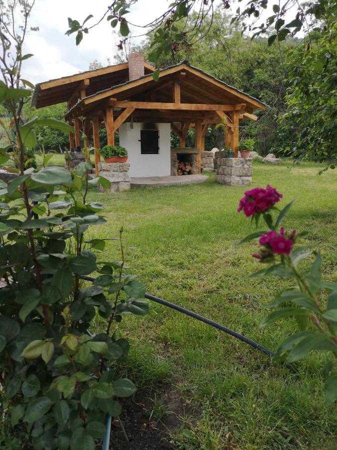Villa Casa Livada Bunicii à Tîrgu Ocna Extérieur photo